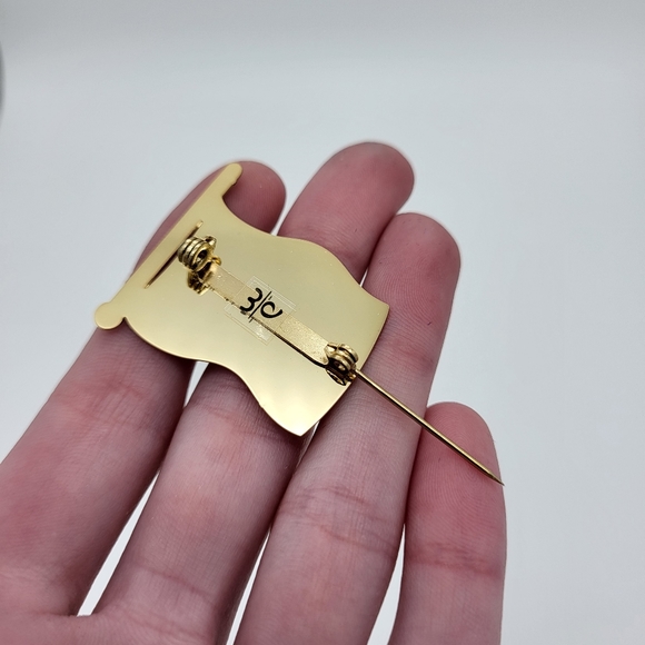 10k gold platted brass American flag pin from the Danbury Mint - Picture 4 of 5